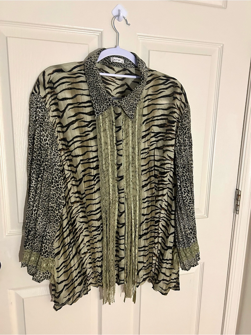Jaipur Mixed Animal Print Blouse Size 1X Button Up Fringe Lace Detail
